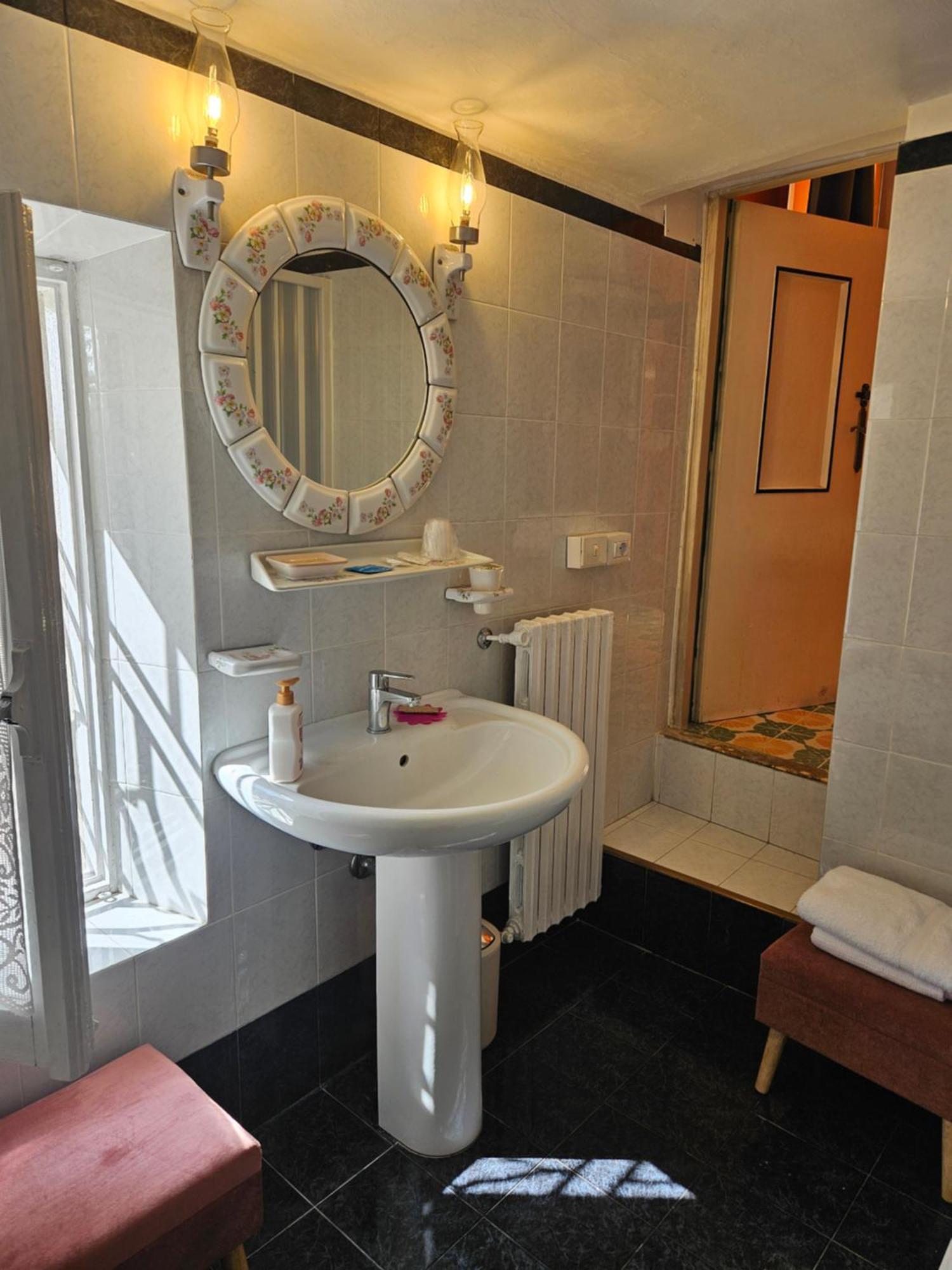 L' Antico Lavatoio Bed & Breakfast Rignano Flaminio Exterior photo